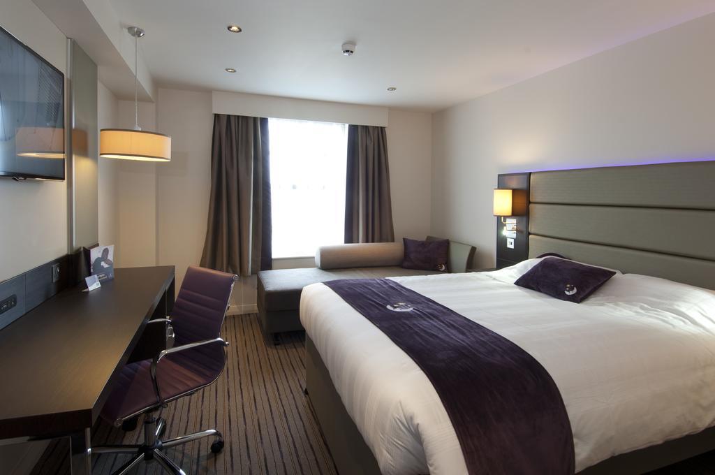 Premier Inn London Brentford Habitación foto